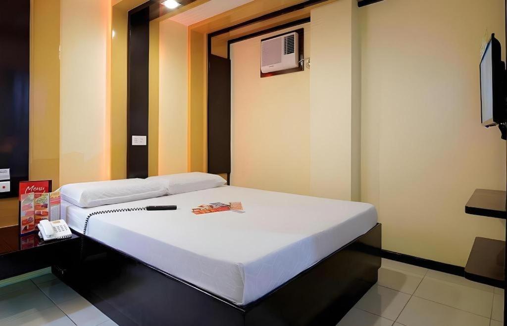 Hotel Sogo Tarlac Exterior photo